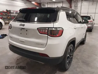 2023 Jeep Compass (RED) Edition z VIN 3C4NJDCN1PT569129, wystawiony jako IAAI lot #42407967 z przebiegiem 22 720 mil mil oraz . Historia ofert i sprzedaży dostępna na DreamBid. Obrazek 4.