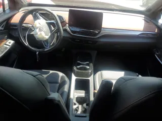 2021 Volkswagen ID.4 Pro S z VIN WVGKMPE29MP059900, wystawiony jako Copart lot #53725825 z przebiegiem Nie podano mil oraz Szkody całkowita. Historia ofert i sprzedaży dostępna na DreamBid. Obrazek 8.