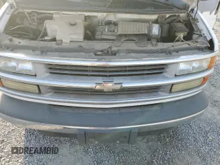2002 Chevrolet Express with VIN 1GAHG39R321113335, listed as a Copart auction lot 76201084 with 190,718 mi miles and Clean Title. Bid and sale history available at carsss.com. Image 12.