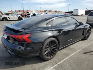 2022 Audi e-tron GT Prestige z VIN WAUEJBFW2N7006498, wystawiony jako Copart lot #45764865 z przebiegiem 17 849 mil mil oraz Szkoda całkowita • Salvage title. Historia ofert i sprzedaży dostępna na DreamBid. Obrazek 3.
