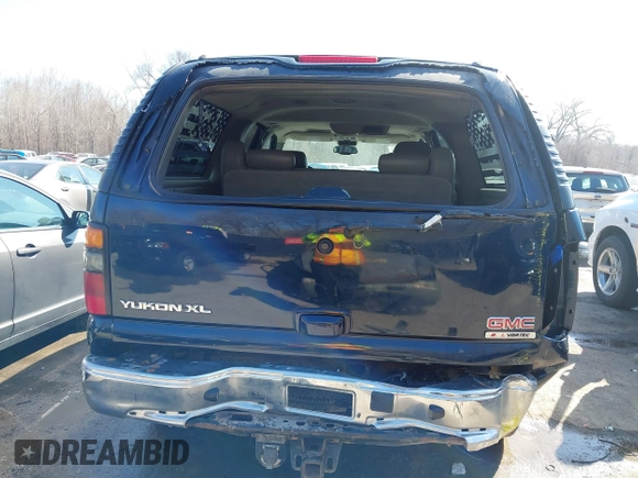 2005 GMC Yukon XL SLT with VIN 3GKGK26G35G191865, listed as a IAAI auction lot 41773994 with 211,199 mi miles. Bid and sale history available at carsss.com. Image 17.