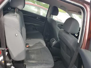 2019 Kia Sorento LX z VIN 5XYPGDA3XKG558803, wystawiony jako Copart lot #57885915 z przebiegiem 70 055 mil mil oraz Szkoda całkowita • Salvage title. Historia ofert i sprzedaży dostępna na DreamBid. Obrazek 10.