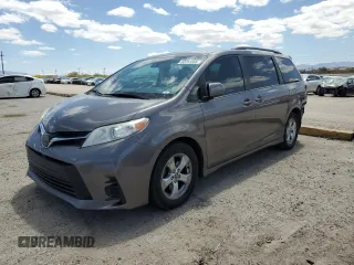 2018 Toyota Sienna LE Auto Access Seat with VIN 5TDKZ3DC3JS958245, listed as a Copart auction lot 53751565 with 91,101 mi miles and Salvage Title. Bid and sale history available at carsss.com. Image 1.