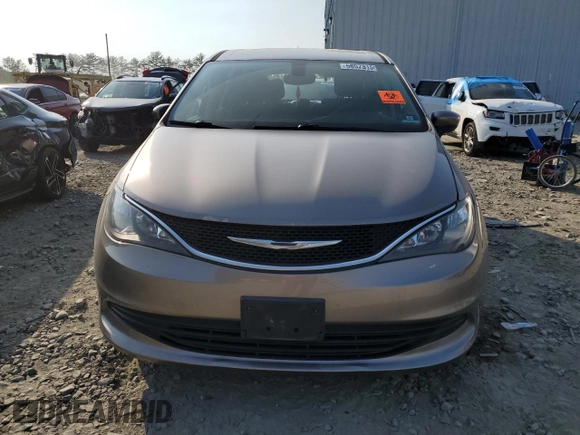 2017 Chrysler Pacifica Touring with VIN 2C4RC1DG1HR536856, listed as a Copart auction lot 58973155 with 142,520 mi miles and Salvage title. Bid and sale history available at DreamBid. Image 5.