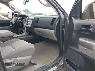 2010 Toyota Tundra z VIN 5TFUW5F10AX137509, wystawiony jako IAAI lot #42061138 z przebiegiem 139 128 mil mil oraz . Historia ofert i sprzedaży dostępna na DreamBid. Obrazek 5.