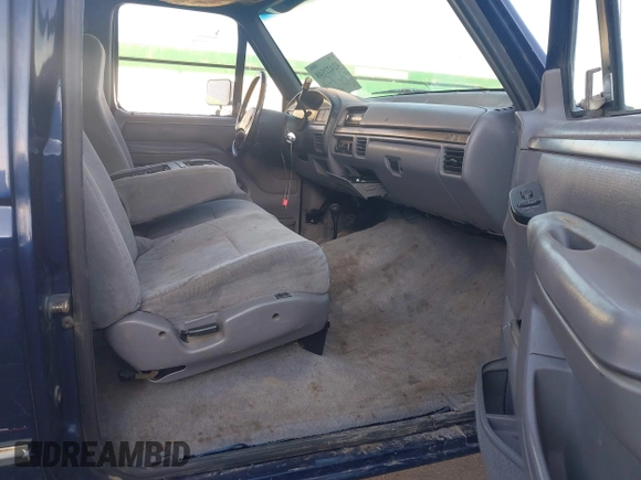 1994 Ford F-250 с VIN 1FTHX26G6RKB34866, выставлен на аукционе IAAI как лот 42422548 с пробегом Не указан миль и . История ставок и продаж доступна на DreamBid. Изображение 5.