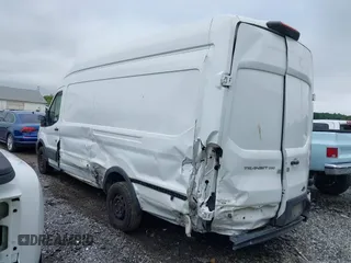 2020 Ford Transit Cargo z VIN 1FTBR3X87LKB51535, wystawiony jako IAAI lot #42382139 z przebiegiem 434 594 mil mil oraz . Historia ofert i sprzedaży dostępna na DreamBid. Obrazek 3.