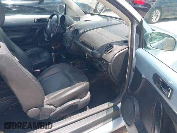 2009 Volkswagen Beetle S with VIN 3VWRG31Y29M402215, listed as a IAAI auction lot 42678018 with 141,638 mi miles and . Bid and sale history available at DreamBid. Image 5.