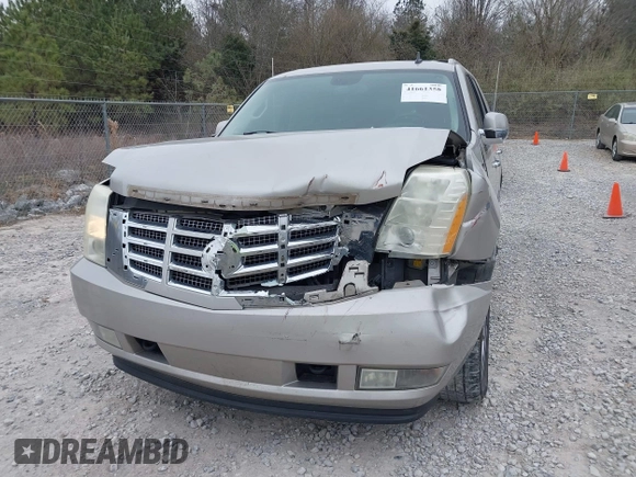2007 Cadillac Escalade z VIN 1GYFK63897R173007, wystawiony jako IAAI lot #41661358 z przebiegiem 275 328 mil mil oraz . Historia ofert i sprzedaży dostępna na DreamBid. Obrazek 6.