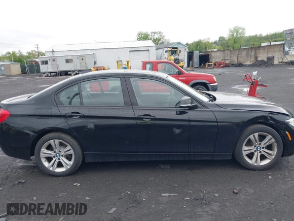 2016 BMW 3 Series 328i xDrive z VIN WBA8E3G5XGNT26311, wystawiony jako IAAI lot #42190192 z przebiegiem 124 516 mil mil oraz . Historia ofert i sprzedaży dostępna na DreamBid. Obrazek 6.