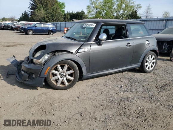2011 MINI Hardtop S with VIN WMWSV3C55BTY13142, listed as a Copart auction lot 54543905 with Not Provided miles and Salvage Title. Bid and sale history available at DreamBid. Image 1.