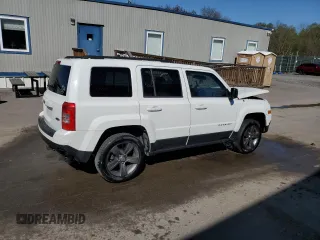 2015 Jeep Patriot Latitude z VIN 1C4NJRFBXFD417188, wystawiony jako Copart lot #54633165 z przebiegiem Nie podano mil oraz Szkoda całkowita • Salvage title. Historia ofert i sprzedaży dostępna na DreamBid. Obrazek 3.