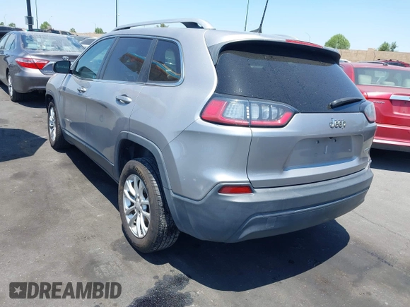 2019 Jeep Cherokee Latitude z VIN 1C4PJLCB8KD241701, wystawiony jako IAAI lot #42407536 z przebiegiem 59 006 mil mil oraz . Historia ofert i sprzedaży dostępna na DreamBid. Obrazek 3.