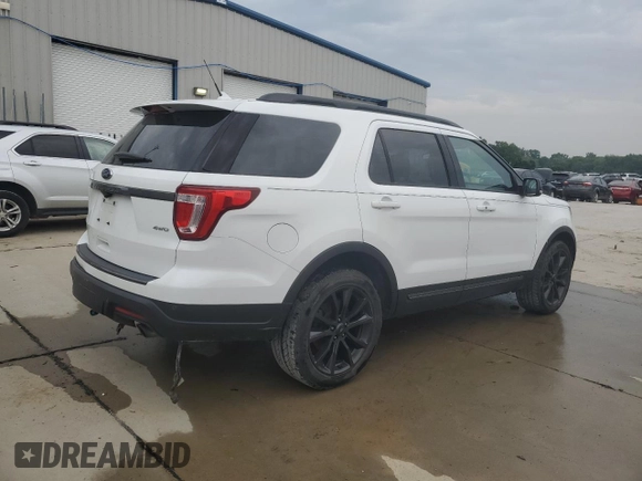2019 Ford Explorer XLT with VIN 1FM5K8D88KGB05292, listed as a Copart auction lot 59758145 with 97,353 mi miles and Salvage title. Bid and sale history available at DreamBid. Image 3.