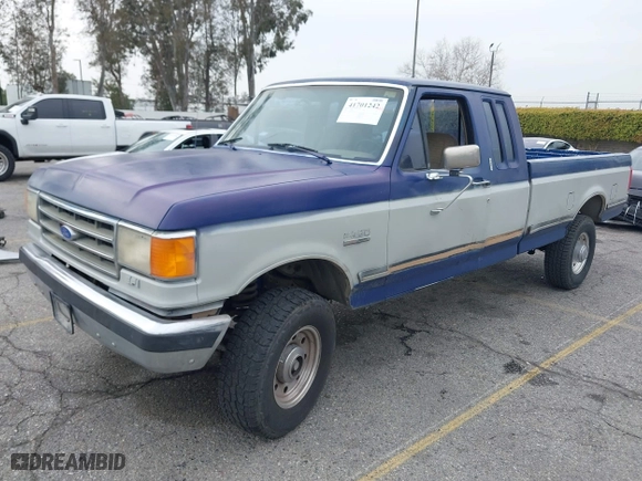 1989 Ford F-250 HD with VIN 1FTHX25G6KKA13830, listed as a IAAI auction lot 41701242 with 1,846 mi miles. Bid and sale history available at carsss.com. Image 18.