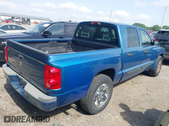 2005 Dodge Dakota SLT z VIN 1D7HE48K25S163588, wystawiony jako IAAI lot #42269518 z przebiegiem 177 850 mil mil oraz . Historia ofert i sprzedaży dostępna na DreamBid. Obrazek 4.