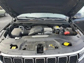 2022 Jeep Wagoneer Series II с VIN 1C4SJVBT2NS124325, выставлен на аукционе Copart как лот 52373155 с пробегом 11 288 миль миль и Списание • Salvage title. История ставок и продаж доступна на DreamBid. Изображение 13.