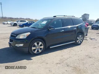 2011 Chevrolet Traverse 1LT z VIN 1GNKRGEDXBJ413826, wystawiony jako IAAI lot #41774666 z przebiegiem 190 483 mil mil oraz . Historia ofert i sprzedaży dostępna na DreamBid. Obrazek 17.