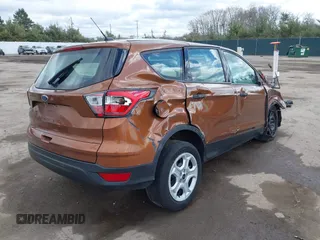 2017 Ford Escape S с VIN 1FMCU0F75HUA13185, выставлен на аукционе IAAI как лот 42038703 с пробегом 131 002 миль миль и . История ставок и продаж доступна на DreamBid. Изображение 4.