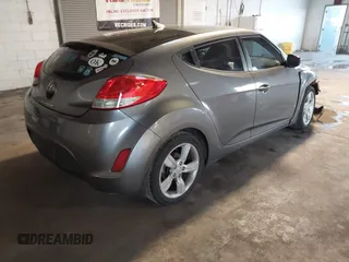 2013 Hyundai Veloster w/Gray Int with VIN KMHTC6AD4DU117924, listed as a IAAI auction lot 41339465 with 156,004 mi miles. Bid and sale history available at carsss.com. Image 4.