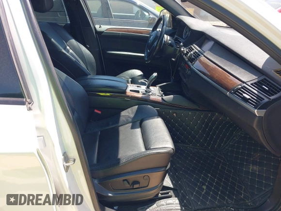 2014 BMW X6 xDrive35i with VIN 5UXFG2C53E0C44047, listed as a IAAI auction lot 42057685 with 145,912 mi miles. Bid and sale history available at carsss.com. Image 5.