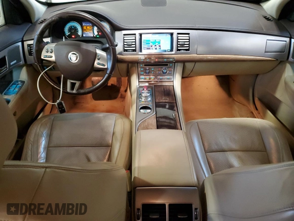2009 Jaguar XF with VIN SAJXA06B19HR29408, listed as a Copart auction lot 88125085 with 160,152 mi miles and Salvage Title. Bid and sale history available at DreamBid. Image 8.