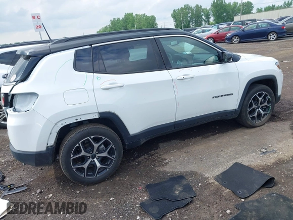 2025 Jeep Compass Limited with VIN 3C4NJDCN0ST502532, listed as a IAAI auction lot 42438283 with 2,709 mi miles and . Bid and sale history available at DreamBid. Image 4.