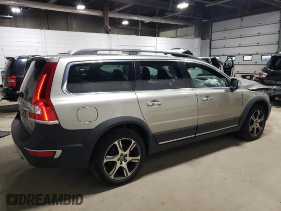2014 Volvo XC70 T6 with VIN YV4902BZ8E1184116, listed as a Copart auction lot 58817004 with 97,967 mi miles and Salvage Title. Bid and sale history available at DreamBid. Image 3.