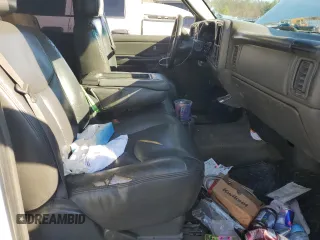 2005 GMC Sierra 1500 SLT z VIN 2GTEK13T451173124, wystawiony jako Copart lot #85948624 z przebiegiem Nie podano mil oraz Szkoda całkowita • Salvage title. Historia ofert i sprzedaży dostępna na DreamBid. Obrazek 5.