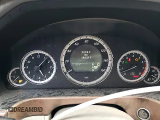 2010 Mercedes-Benz E 550 Luxury with VIN WDDHF7CB1AA248797, listed as a Copart auction lot 50844995 with 196,371 mi miles and Salvage Title. Bid and sale history available at DreamBid. Image 9.