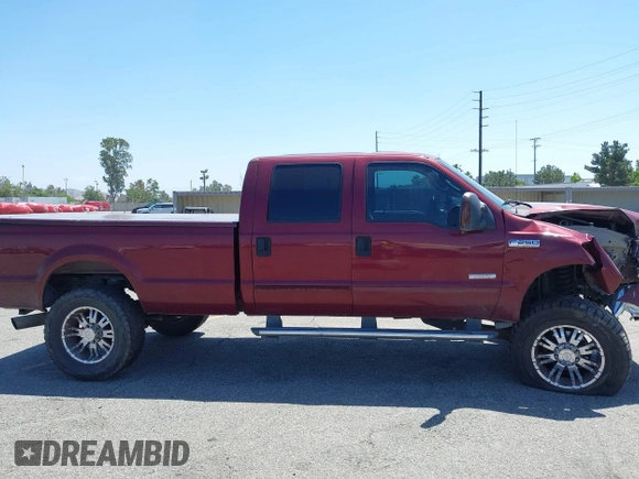 2006 Ford F-250 XL z VIN 1FTSW21PX6EB11939, wystawiony jako IAAI lot #42272711 z przebiegiem 190 835 mil mil oraz . Historia ofert i sprzedaży dostępna na DreamBid. Obrazek 13.