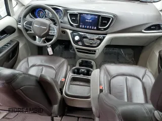 2019 Chrysler Pacifica Touring Plus z VIN 2C4RC1FG7KR700776, wystawiony jako Copart lot #55738835 z przebiegiem 113 502 mil mil oraz Szkoda całkowita • Salvage title. Historia ofert i sprzedaży dostępna na DreamBid. Obrazek 8.