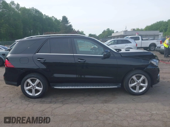 2017 Mercedes-Benz GLE 350 z VIN 4JGDA5HB9HA970870, wystawiony jako IAAI lot #42292320 z przebiegiem 103 359 mil mil oraz . Historia ofert i sprzedaży dostępna na DreamBid. Obrazek 14.