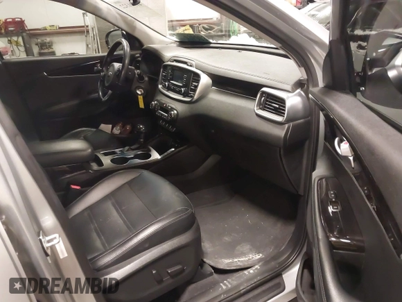 2016 Kia Sorento EX with VIN 5XYPHDA11GG010465, listed as a IAAI auction lot 41591322 with 73,814 mi miles and . Bid and sale history available at DreamBid. Image 5.
