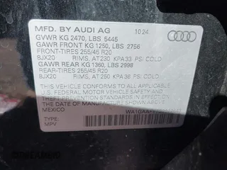 2025 Audi Q5 S line Premium z VIN WA1GAAFY7S2022643, wystawiony jako IAAI lot #41881316 z przebiegiem 8367 mil mil oraz . Historia ofert i sprzedaży dostępna na DreamBid. Obrazek 9.