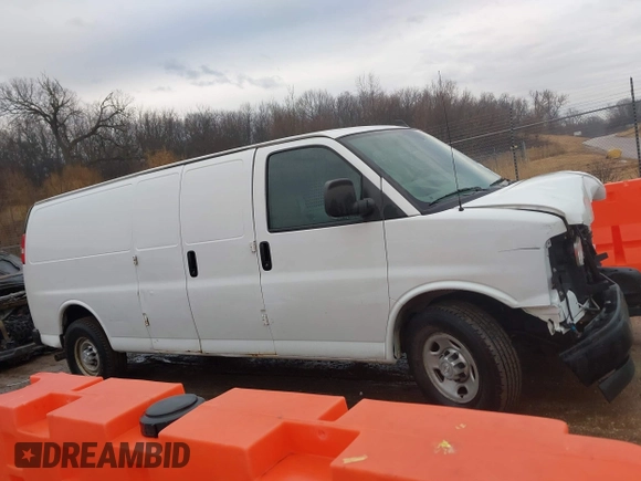 2017 Chevrolet Express Cargo Van with VIN 1GCZGHFG6H1292104, listed as a IAAI auction lot 41662902 with 272,436 mi miles. Bid and sale history available at carsss.com. Image 13.