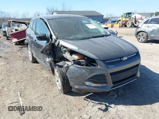 2016 Ford Escape SE with VIN 1FMCU0G73GUC76322, listed as a IAAI auction lot 41796746 with 61,821 mi miles. Bid and sale history available at carsss.com. Image 1.