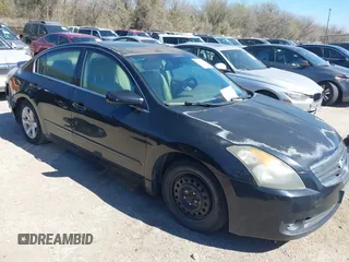 2007 Nissan Altima 2.5 with VIN 1N4AL21E47N412233, listed as a IAAI auction lot 41812412 with 200,451 mi miles. Bid and sale history available at carsss.com. Image 1.