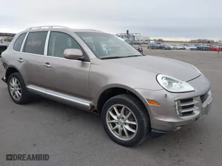 2008 Porsche Cayenne with VIN WP1AA29P48LA03621, listed as a IAAI auction lot 41432079 with 133,069 mi miles. Bid and sale history available at carsss.com. Image 1.