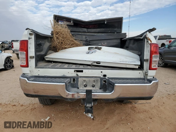 2024 Ram 2500 Tradesman with VIN 3C6UR5HL0RG152914, listed as a Copart auction lot 45513135 with 25,660 mi miles and Salvage Title. Bid and sale history available at carsss.com. Image 6.