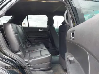 2013 Ford Police Interceptor Utility z VIN 1FM5K8AR6DGC72895, wystawiony jako IAAI lot #42239370 z przebiegiem 210 128 mil mil oraz . Historia ofert i sprzedaży dostępna na DreamBid. Obrazek 8.