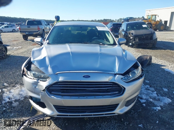 2015 Ford Fusion S with VIN 3FA6P0G77FR135015, listed as a IAAI auction lot 41399694 with 132,175 mi miles. Bid and sale history available at carsss.com. Image 12.