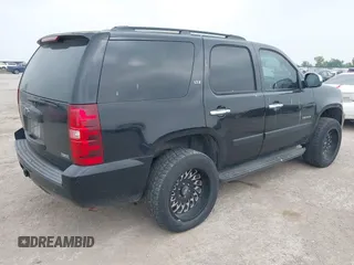 2008 Chevrolet Tahoe LTZ z VIN 1GNFK13018R143737, wystawiony jako IAAI lot #42220433 z przebiegiem 198 598 mil mil oraz . Historia ofert i sprzedaży dostępna na DreamBid. Obrazek 4.