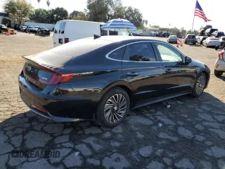 2020 Hyundai Sonata Hybrid Ultimate with VIN KMHL34JJ1LA010601, listed as a Copart auction lot 81742104 with 69,925 mi miles and Salvage Title. Bid and sale history available at carsss.com. Image 3.