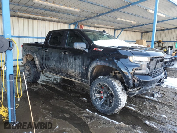 2021 Chevrolet Silverado 1500 RST with VIN 3GCUYEEL5MG185142, listed as a Copart auction lot 45176875 with 51,210 mi miles and Salvage Title. Bid and sale history available at carsss.com. Image 4.