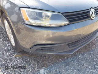 2012 Volkswagen Jetta SE с VIN 3VWDX7AJ3CM327942, выставлен на аукционе IAAI как лот 42146409 с пробегом 165 734 миль миль и . История ставок и продаж доступна на DreamBid. Изображение 13.