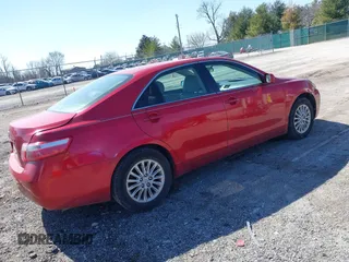 2008 Toyota Camry LE z VIN 4T1BE46K18U245626, wystawiony jako IAAI lot #41747169 z przebiegiem 135 661 mil mil oraz . Historia ofert i sprzedaży dostępna na DreamBid. Obrazek 4.
