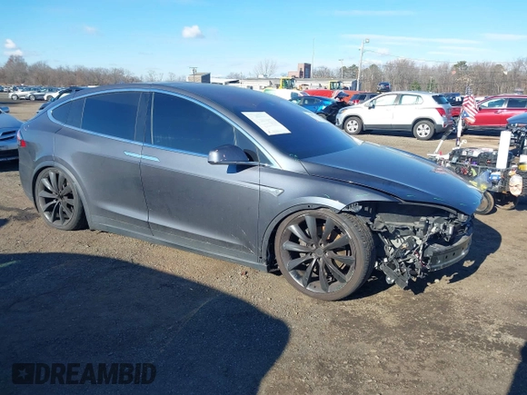 2016 Tesla Model X 70D z VIN 5YJXCAE28GF004461, wystawiony jako IAAI lot #41004214 z przebiegiem 158 962 mil mil oraz . Historia ofert i sprzedaży dostępna na DreamBid. Obrazek 1.