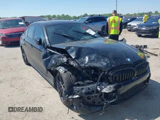 2024 BMW 3 Series 330i z VIN 3MW69FF05R8E87402, wystawiony jako IAAI lot #41973084 z przebiegiem 3 529 mil mil oraz . Historia ofert i sprzedaży dostępna na DreamBid. Obrazek 1.