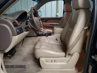 2007 GMC Yukon SLT with VIN 1GKFC13J97R307091, listed as a Copart auction lot 77090434 with 205,175 mi miles and Salvage Title. Bid and sale history available at carsss.com. Image 7.